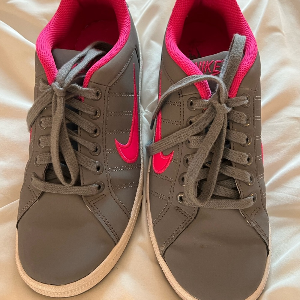 Nike Tennis Sneakers